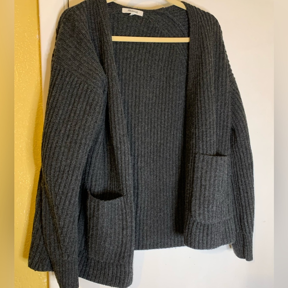 Madewell XXS grey sweater. Really in great condition. Two big pockets.